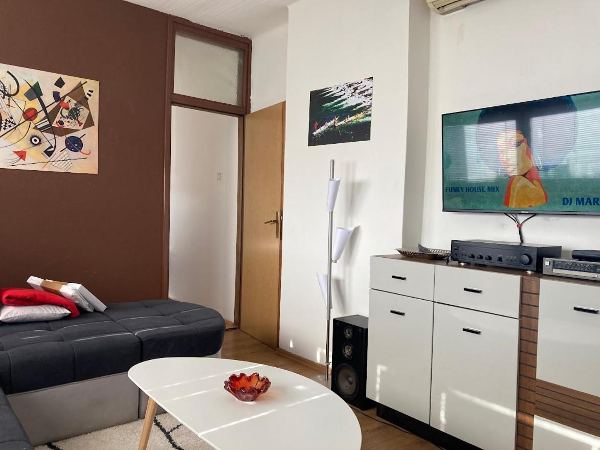 Penthouse Stan 80M2, Terasa 36M2, Garaza... Centar Banja Luke - Gradski Park บันยาลูกา ภายนอก รูปภาพ